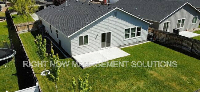 Building Photo - 25 S Shumway Ave