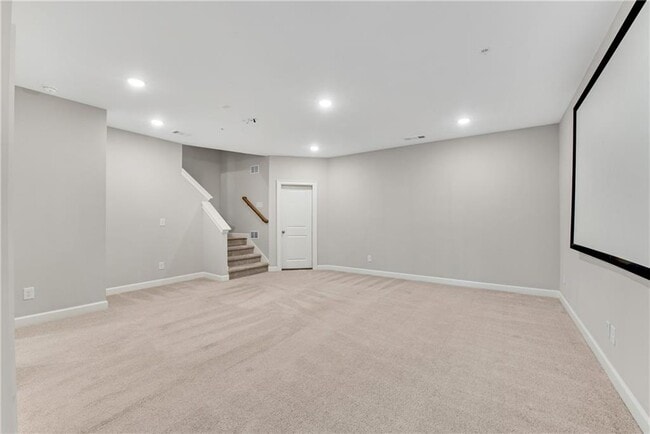 Building Photo - 427 Retreat Ln