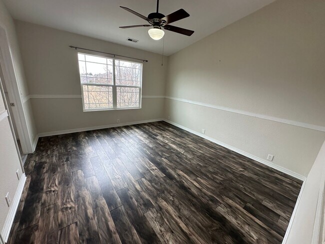 Building Photo - 3 Bed 3 bath house in Spring Creek!