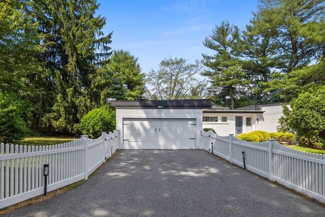 Primary Photo - 11 Patterson Rd