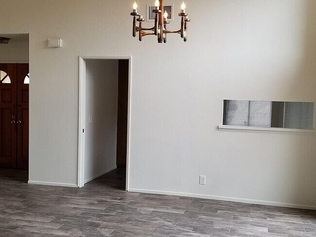 Building Photo - 1280 Fawnridge Dr
