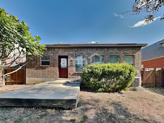 Building Photo - 412 Saddlehorn Way