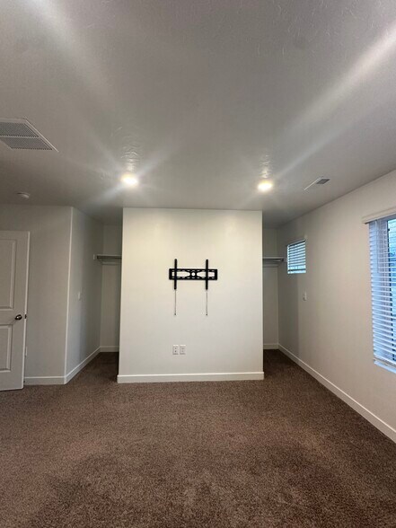 Building Photo - 1146 W 340 S