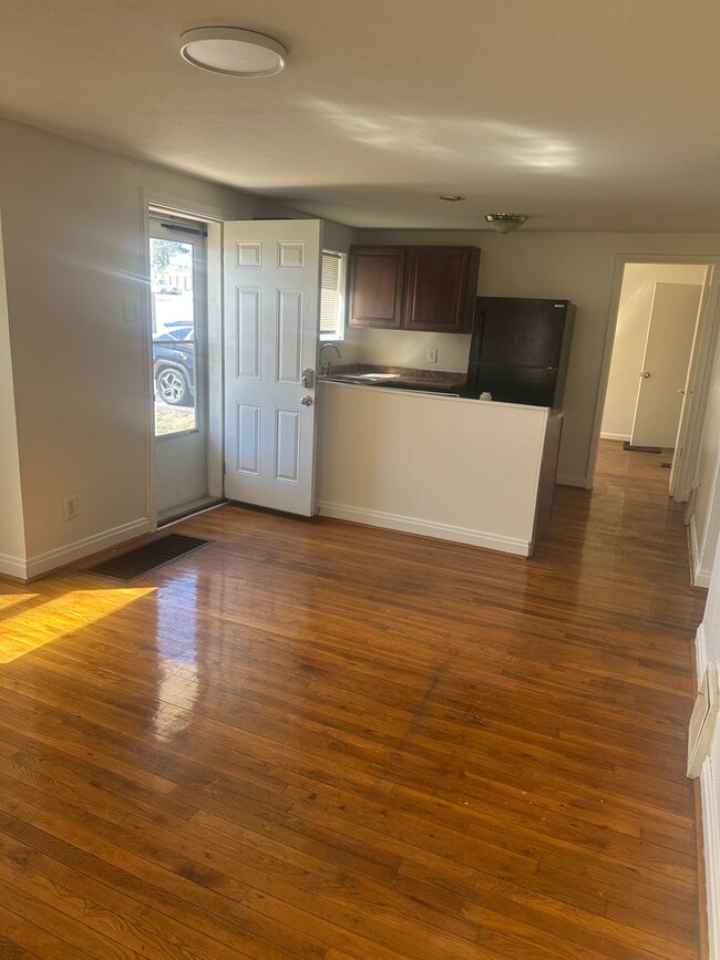 Building Photo - 1 MONTH FREE WITH A 1 YEAR LEASE - 2 bed 1...