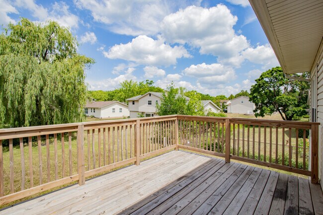 Building Photo - 815 Concord Cove