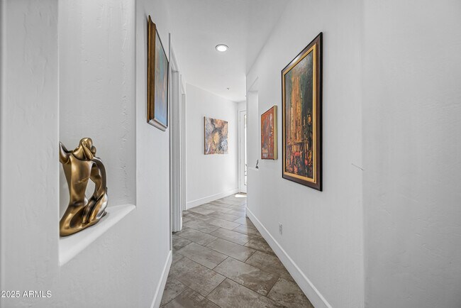 Building Photo - 15831 E Thistle Dr