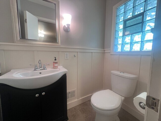 Building Photo - East Grand Rapids Schools! Single Family Home!