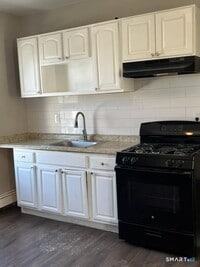 Building Photo - 162 Sheridan St