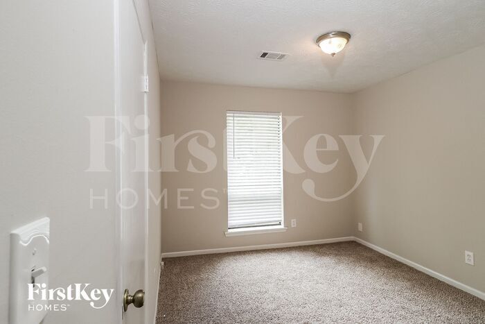 Building Photo - 388 Fire Fly Dr