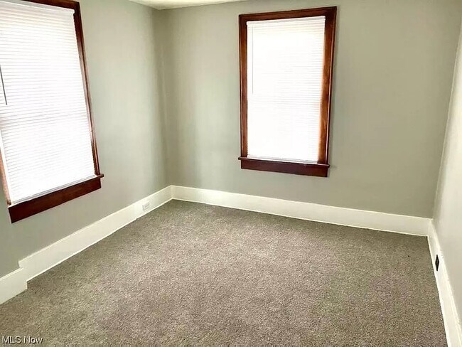 Building Photo - 903 Clay St