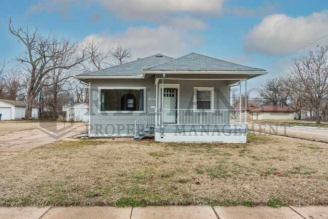 Primary Photo - 2101 S Water St