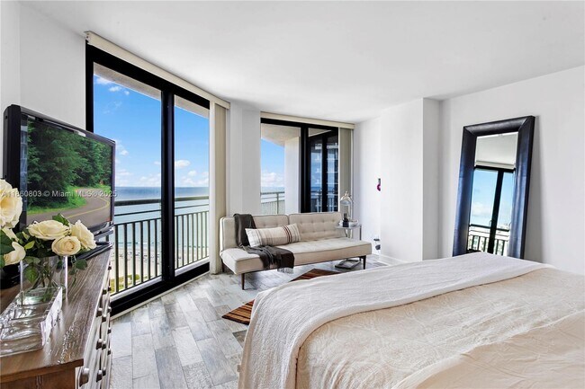 Building Photo - 3000 N Ocean Dr