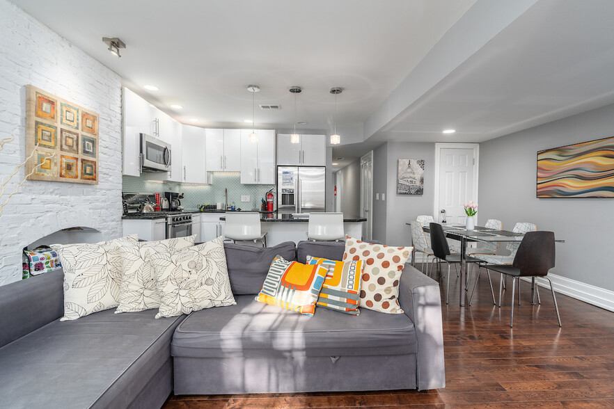 2 bedroom/2 bathroom, living room - 403 P St NW