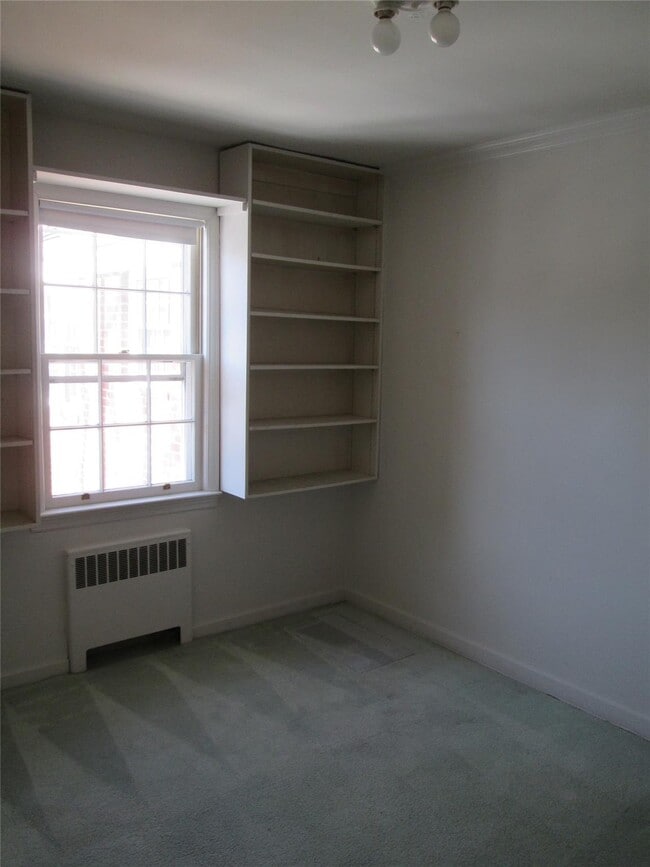 Building Photo - 293 Manville Rd
