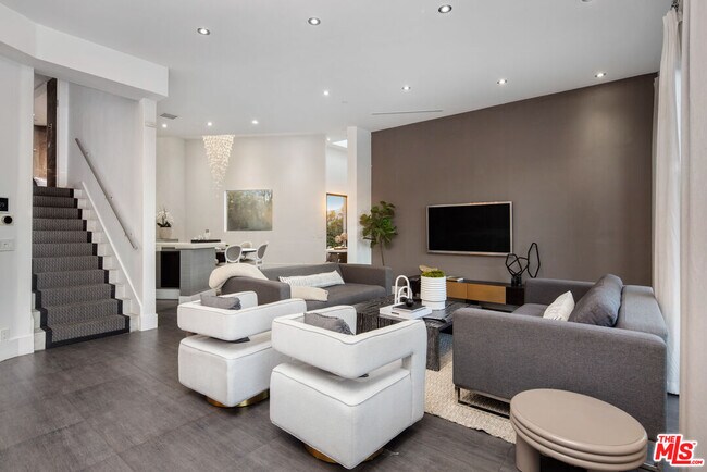 Building Photo - 2666 Hutton Dr