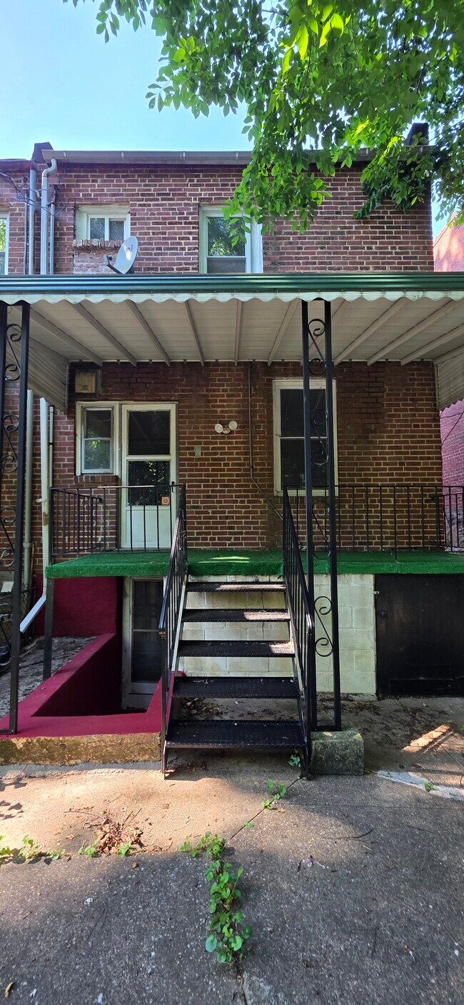 Building Photo - 3319 Presstman St