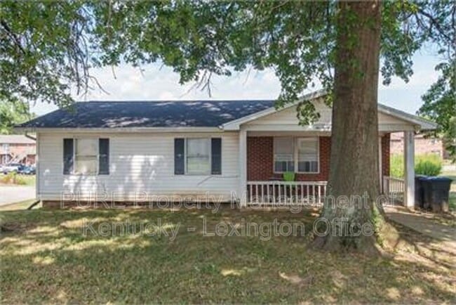 Building Photo - 225 Landings Dr