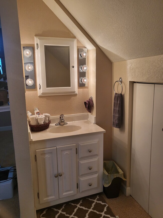 Upper Level Vanity - 888 Davis Rd