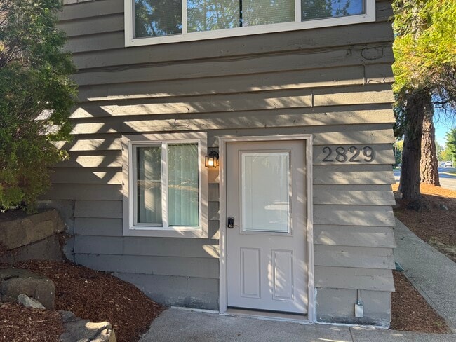 Building Photo - 2829 Larch Way