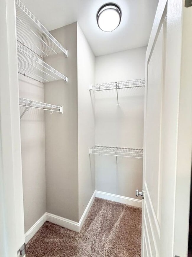 Building Photo - Comfort & Convenience: 3BR End-Unit Townhome in Pooler
