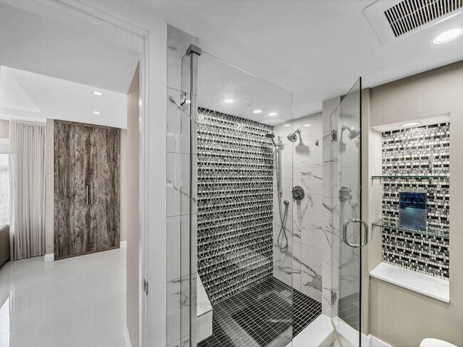 Building Photo - 1151 N Fort Lauderdale Beach Blvd