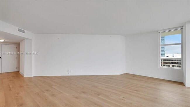 Building Photo - 555 NE 34th St