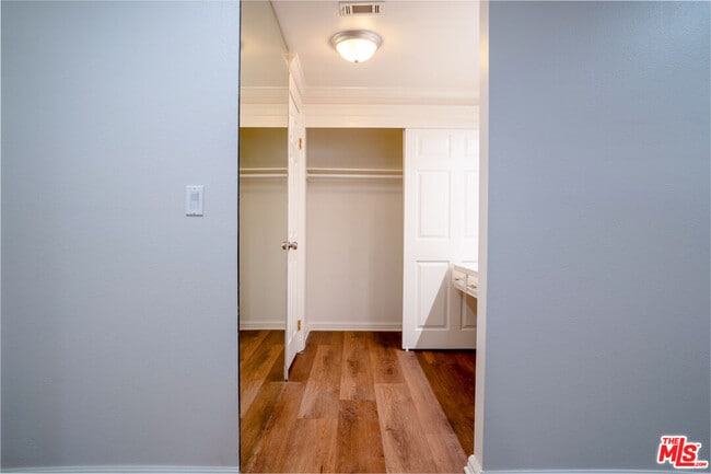 Building Photo - 233 Longfellow St