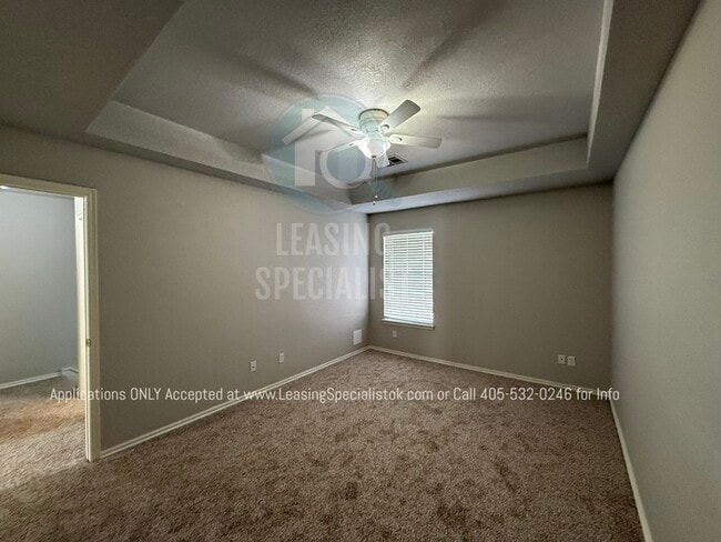 Building Photo - West Norman 3 Bed 2 Bath Garden home!