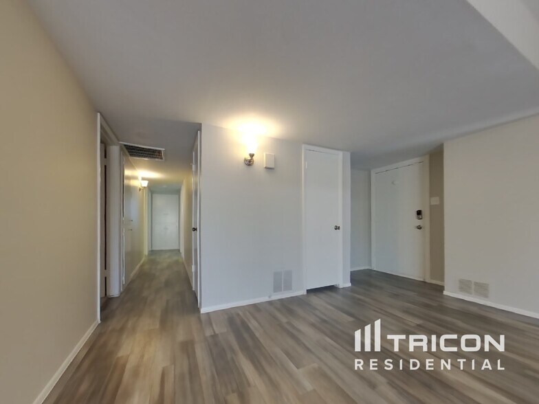 Building Photo - 6006 W Medlock Dr