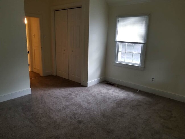 Building Photo - Chesapeake City 2BR/1BA Home for only $120...