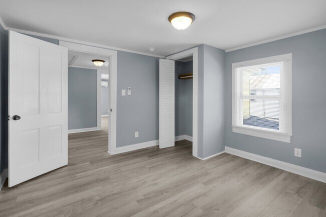 Building Photo - 522 Crawford St