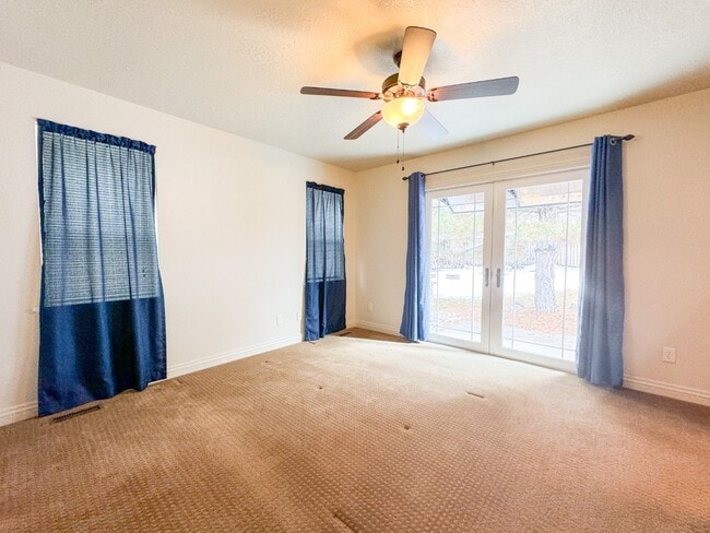 Building Photo - 130 N 400 E