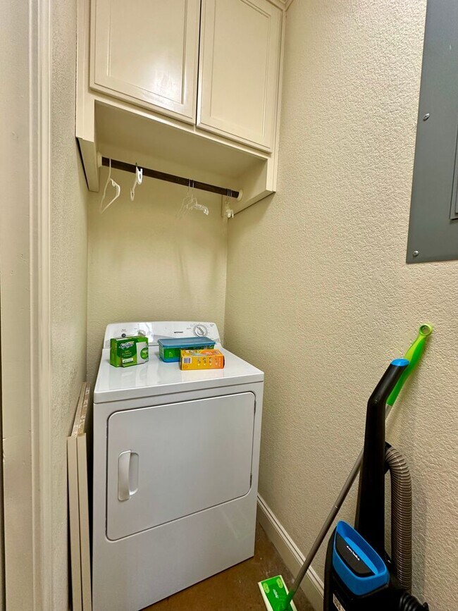 Building Photo - 1801 S 10th St