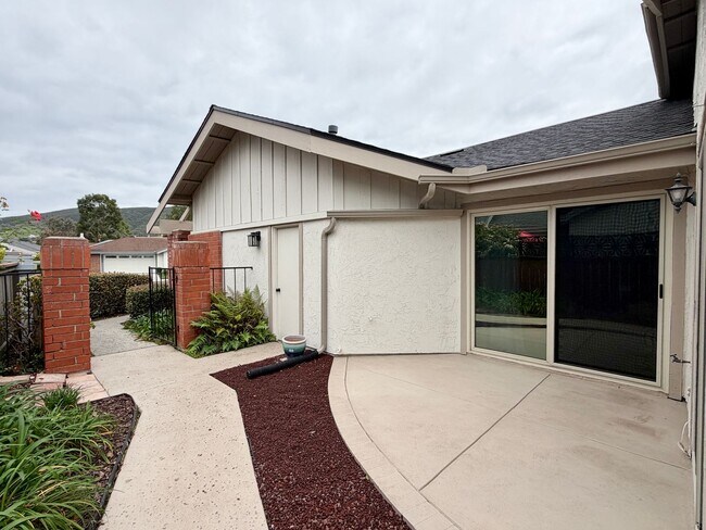 Building Photo - Spacious Three Bedroom in the Sunrise Pointe Community