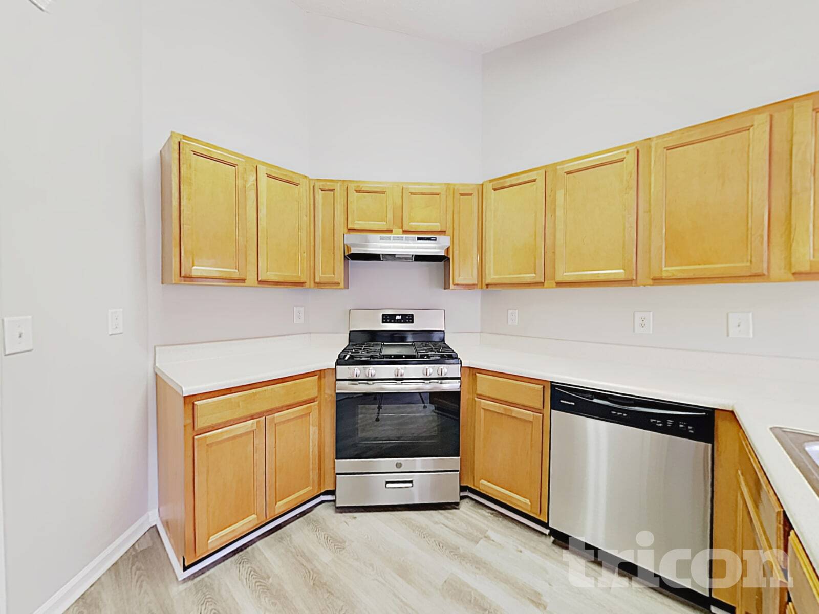 Building Photo - 640 James Ridge Dr