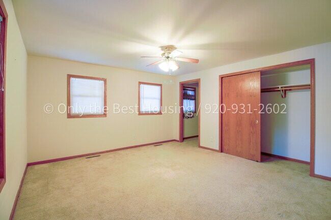 Building Photo - 611 E Burnett St