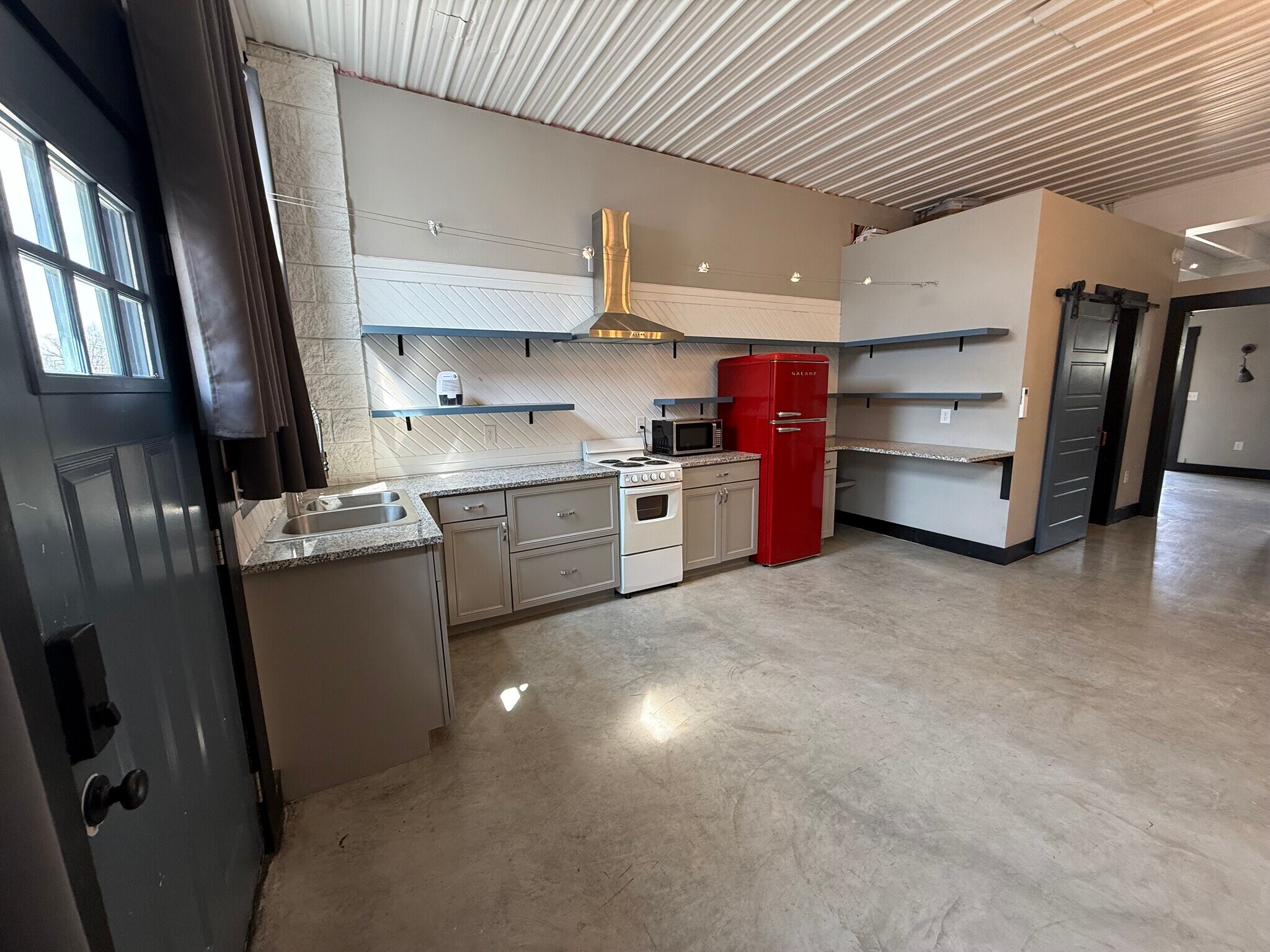 Building Photo - 475 S Hickory St