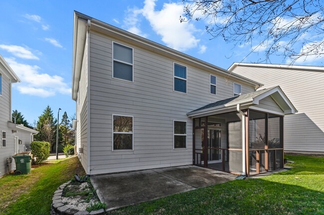 Building Photo - 5023 Lake Grove Blvd