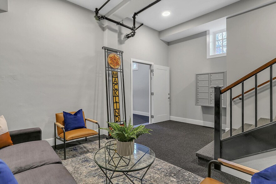 Building Photo - 4716 Macklind Ave