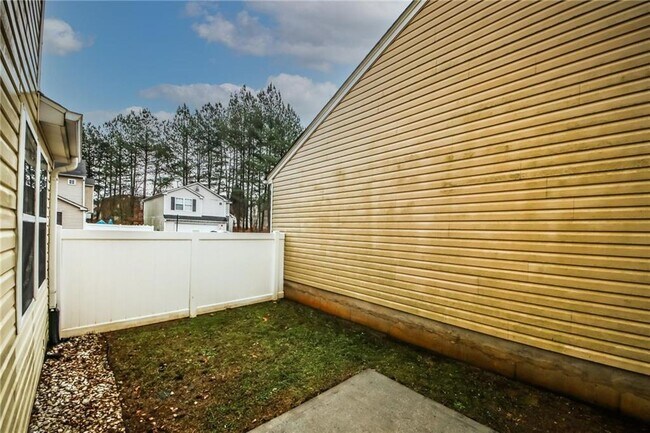 Building Photo - 170 Windcroft Ln NW