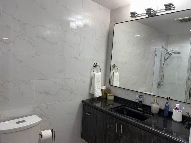 Building Photo - 9125 Marina Pacifica Dr N