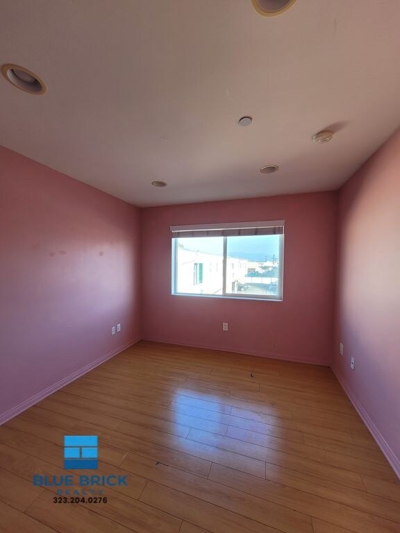 Building Photo - 13623 Sherman Way