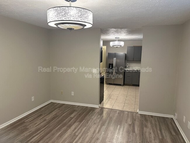 Building Photo - 832 N California St