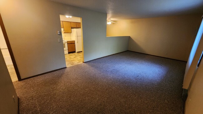 Building Photo - Available now! 2 Bedroom, 1 Bathroom Apart...