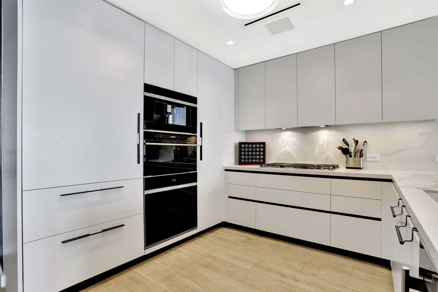 Building Photo - 1116 N Ocean Blvd