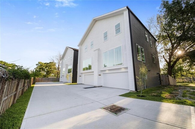 Building Photo - 2548 Walcott Ln