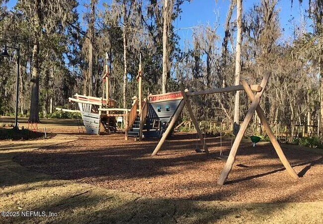 Building Photo - 101 Silkgrass Pl