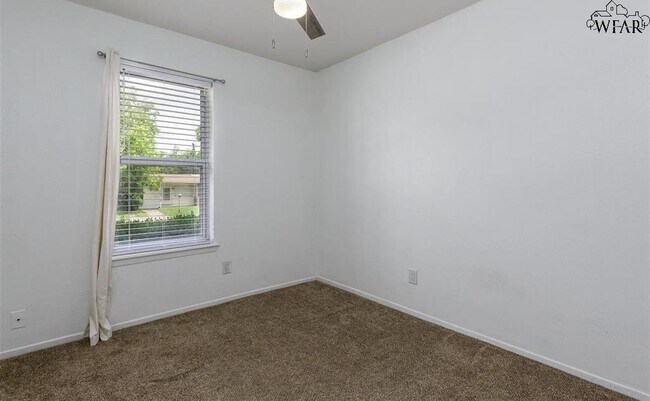 Building Photo - 1309 Harvey Dr