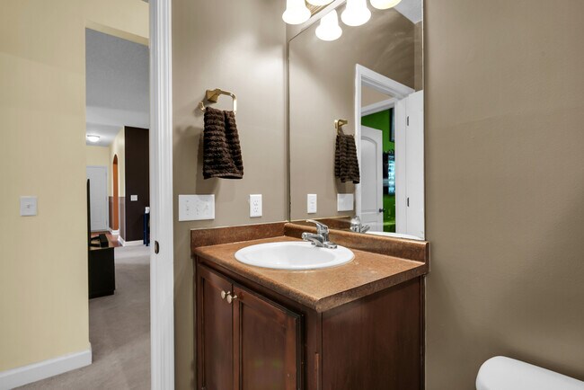 Building Photo - 68 Lincoln Way