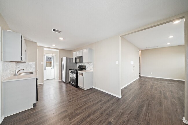 Building Photo - 7823 Winward Rdg Wy